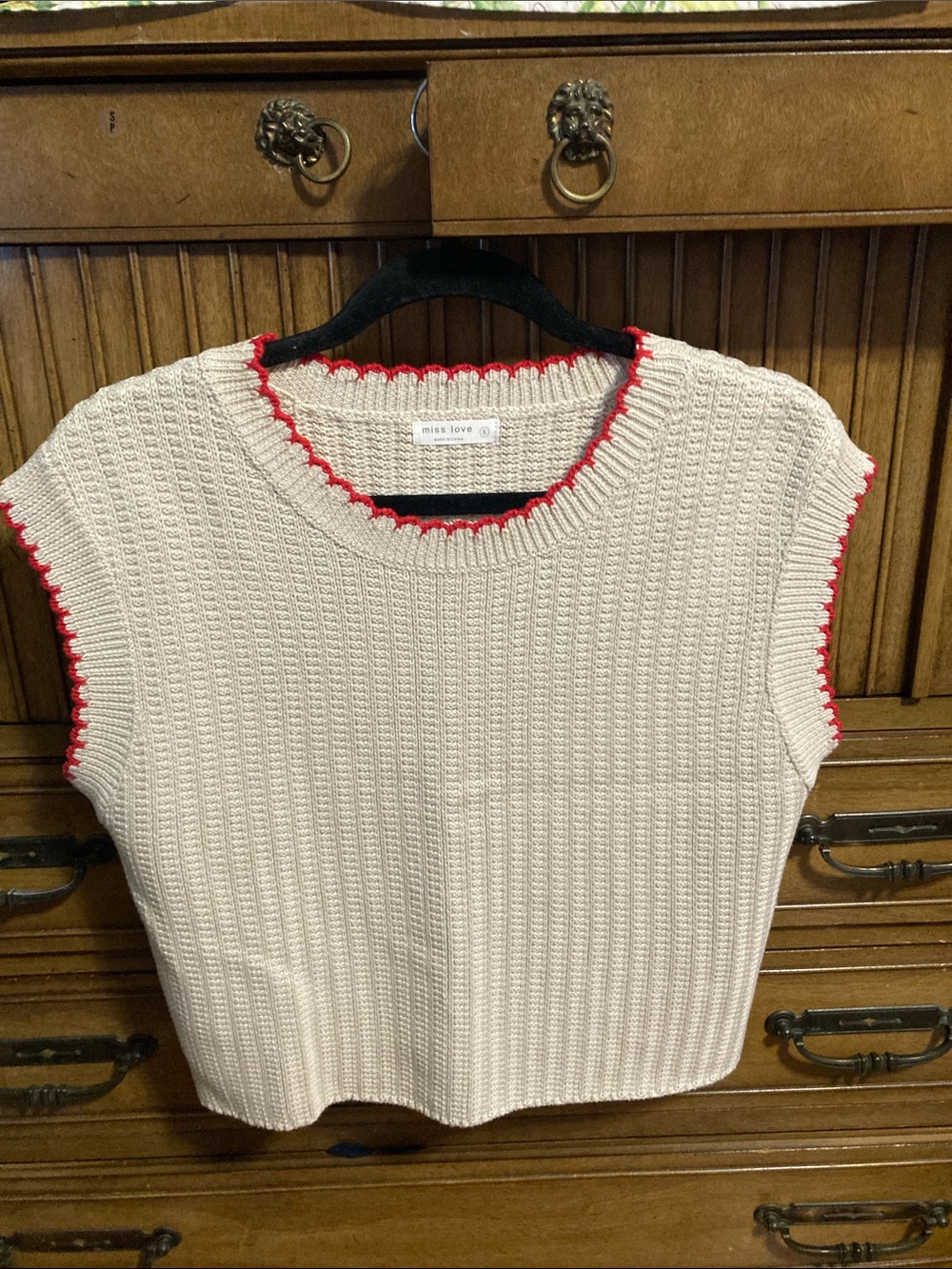 MISS LOVE Relaxed fit knit cream top with red detail